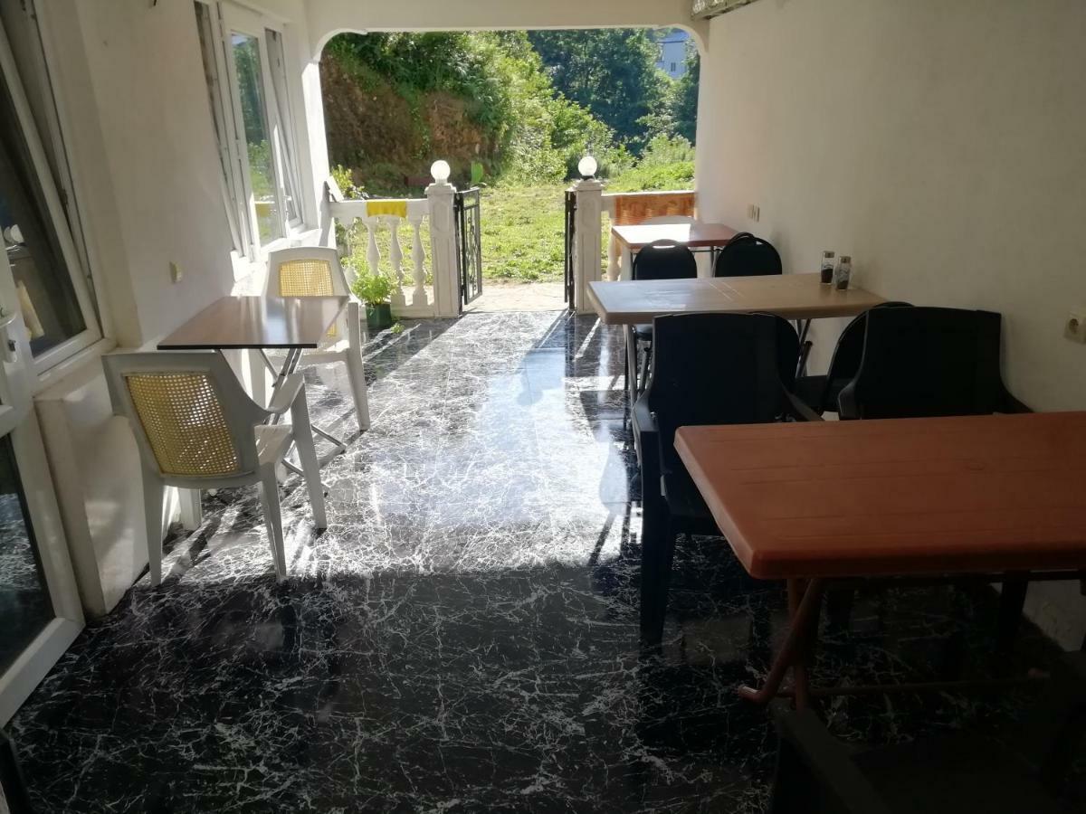 Geno Guest House Kvariati Exterior photo