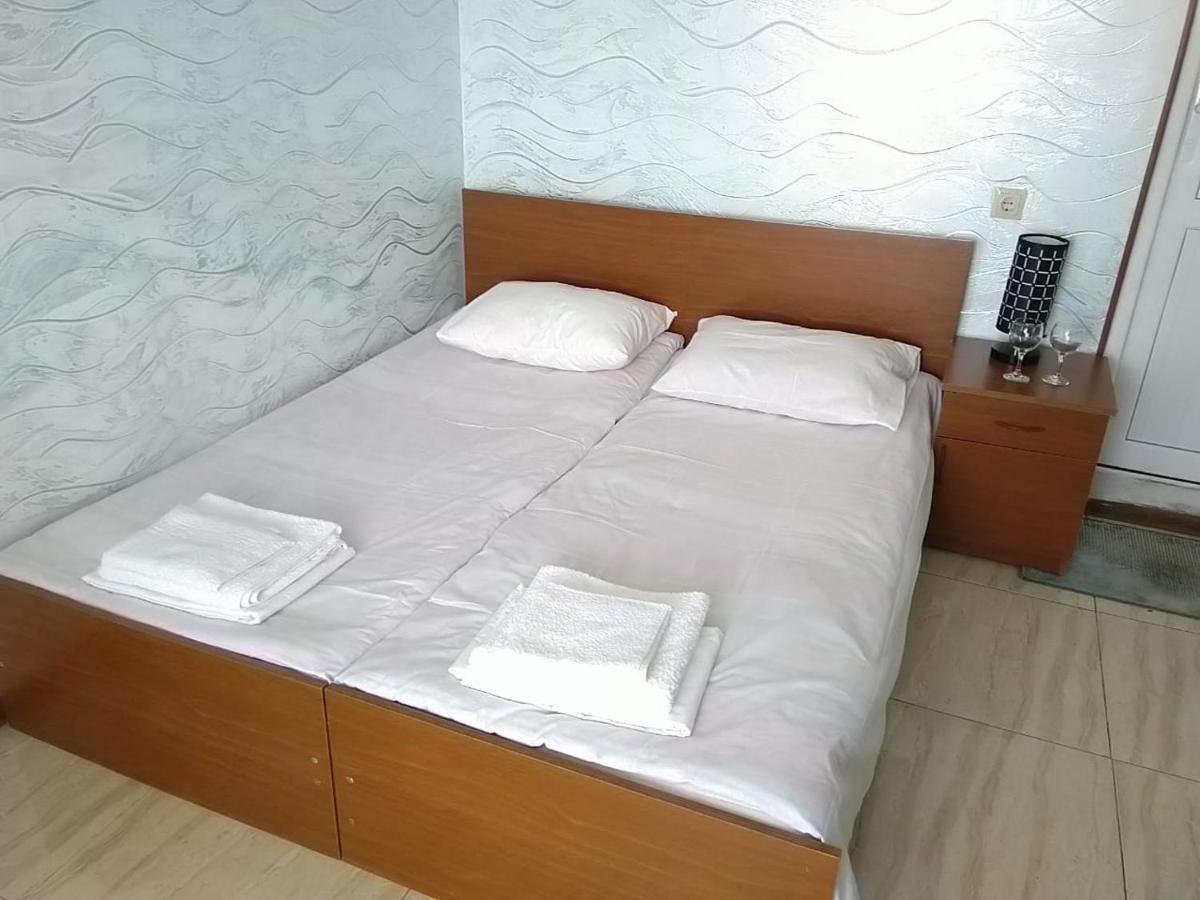 Geno Guest House Kvariati Exterior photo