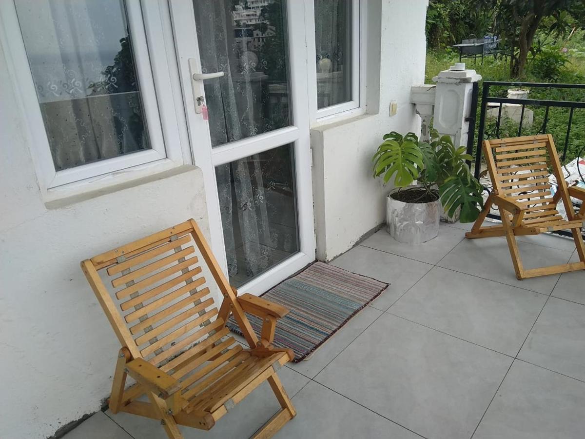 Geno Guest House Kvariati Exterior photo