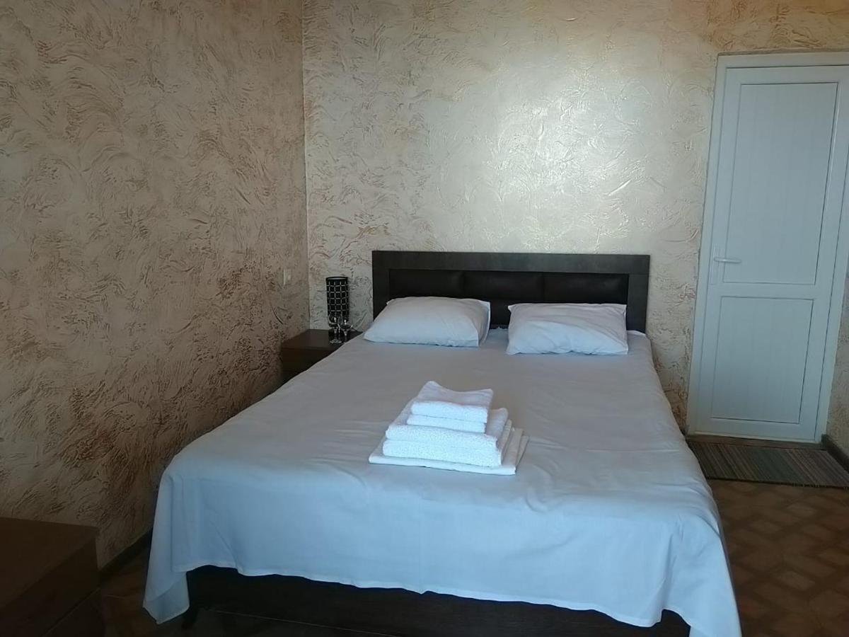 Geno Guest House Kvariati Room photo